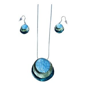 NECKLACE & EARRINGS “Layered Lake” Set In Light Blue, Light Green & Aqua ✨NWOT✨